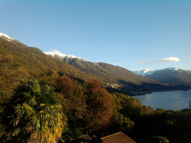 Foto: Ronco, Blick von unserem Haus auf See und Berge